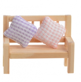 Dekoracyjna aweczka z poduszkami 1szt. 8x3,5x6cm