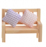 Dekoracyjna aweczka z poduszkami 1szt. 8x3,5x6cm